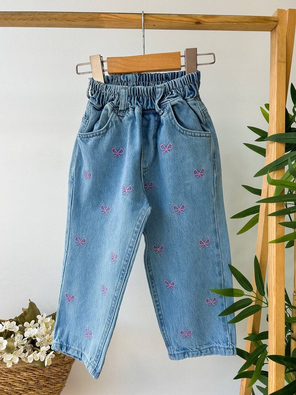 Fiyonk işlemeli denim Jean