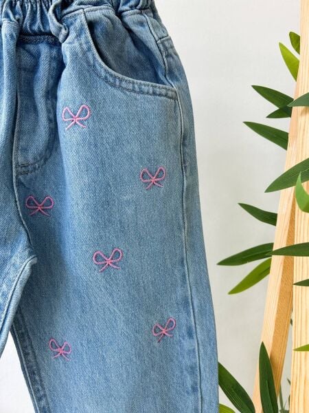 Fiyonk işlemeli denim Jean